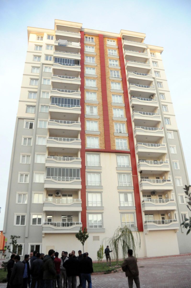 Gaziantep'te 40 metreden düşen işçi öldü